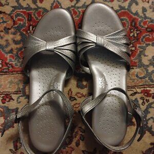 Sas women's size 9 silver/gray sandal wedge